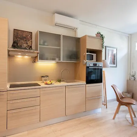 Daire Beautiful , 3 Min Walk , Free Parking, Near Negresco Nice