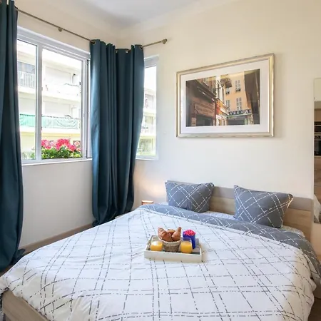 Beautiful , 3 Min Walk , Free Parking, Near Negresco Daire Nice