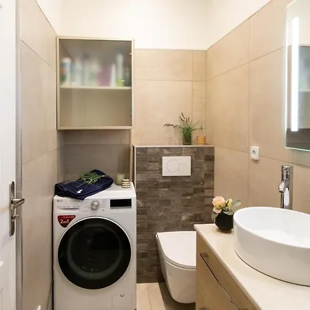 Beautiful , 3 Min Walk , Free Parking, Near Negresco * Nice