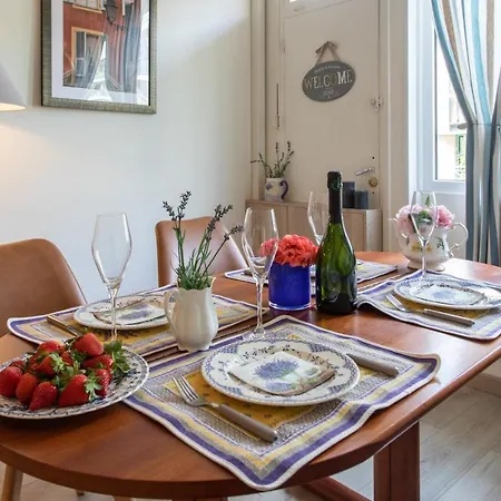 Daire Beautiful , 3 Min Walk , Free Parking, Near Negresco *